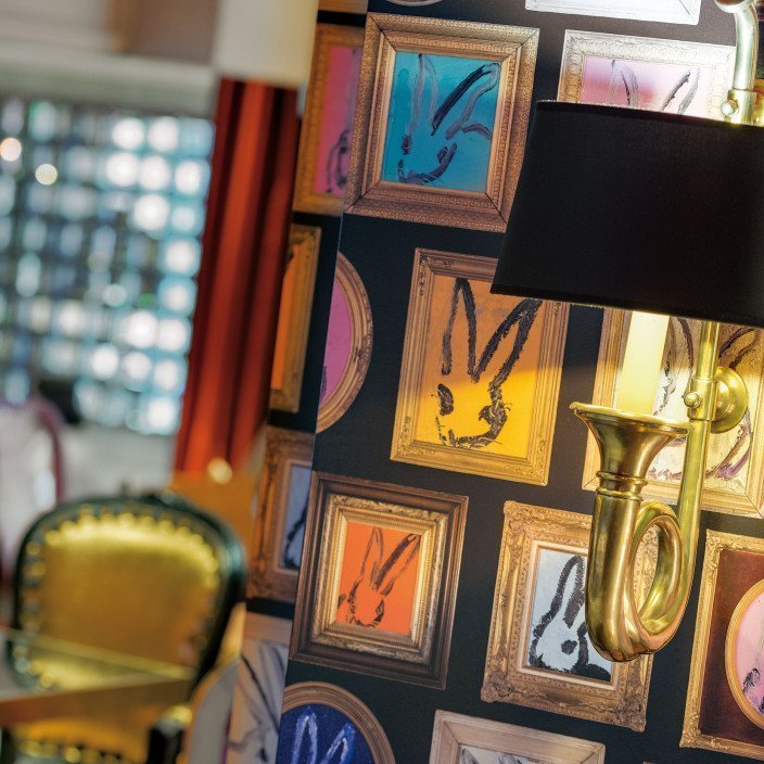 Wandleuchte in der Pöstli Lounge in Davos