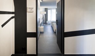 Zimmereingang im Fiftyone Morosani