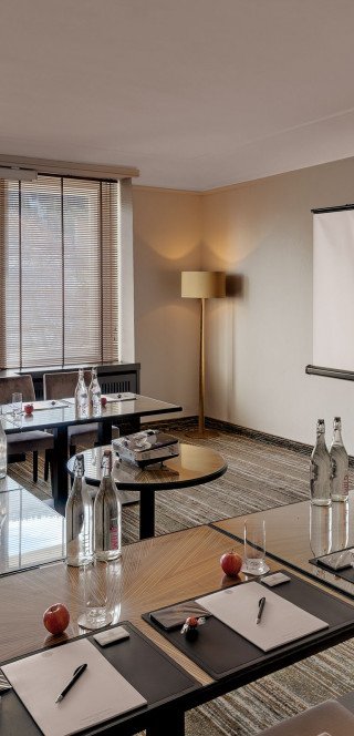 Konferenz in der Bündnerstube im Morosani Schweizerhof