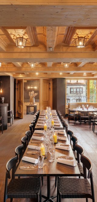 Davoserstube Long prepared table in the "Davoserstube" of the Morosani Hotel