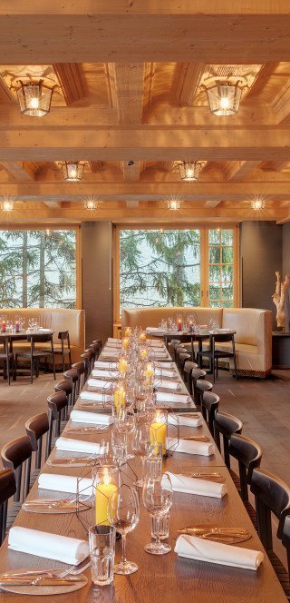 Davoserstube Long prepared table in the "Davoserstube" of the Morosani Hotel