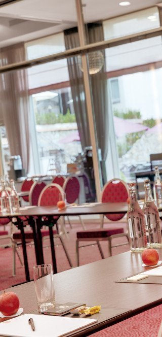 Conference at the "Gardenhall" of the Morosani Hotel in Davos