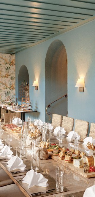 Festlich gedeckter Veranstaltungsraum "Veranda"