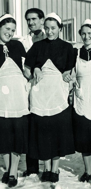 Morosani History Three maids in the history of 110 Years Posthotel in Davos