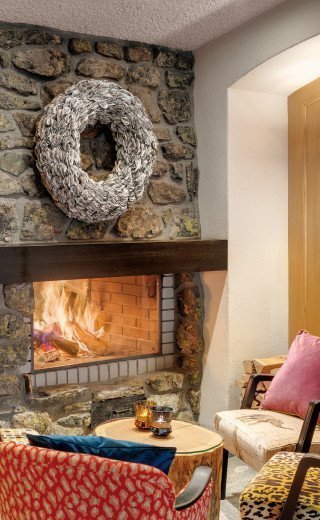 Open fireplace at the Morosani "Posthotel" in Davos