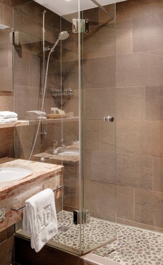 Badezimmer im Doppelzimmer Standard des Posthotels