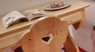 Table at the "Schweizerhof" Villa Single Standard room in Davos
