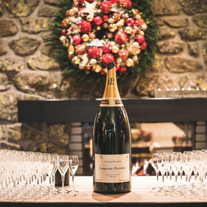 171216 morosani 114 A bottle Champagne and glasses