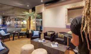 Pop-up-Shot-Bar im Morosani Hotel