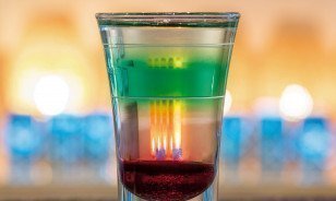 Dangerous Detox Shot in Pop-up-Shot-Bar des Morosani Hotels