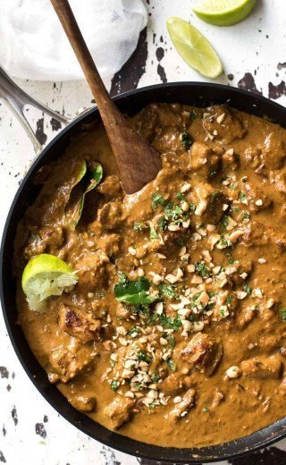 Würziges Curry in der Pfanne