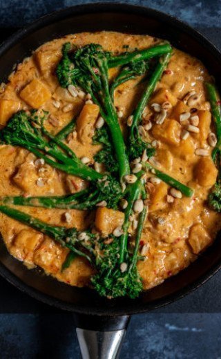 Würziges Curry in der Pfanne