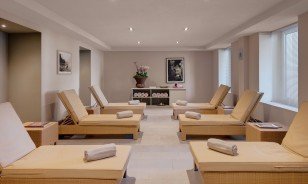 Relaxing room at the Morosani "Schweizerhof" wellness area