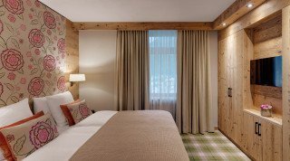 Deluxe room at the Morosani "Schweizerhof" in Davos