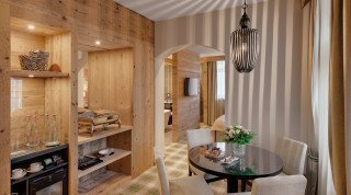 Living area of the Morosani "Schweizerhof" Suite in Davos