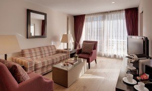 Living room of the Promenade Suite at the Morosani "Schweizerhof"